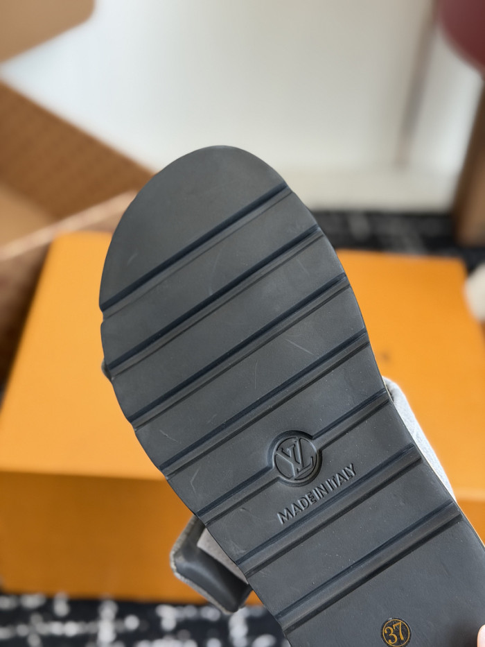 L0VT SANDAL