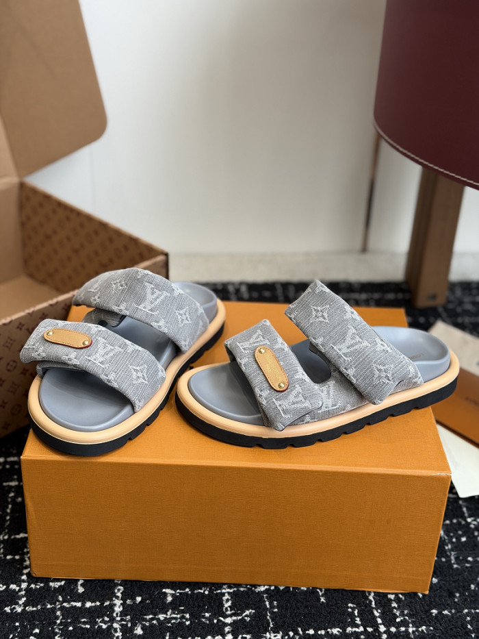 L0VT SANDAL