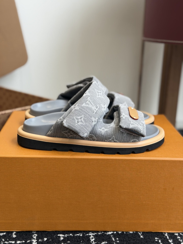L0VT SANDAL