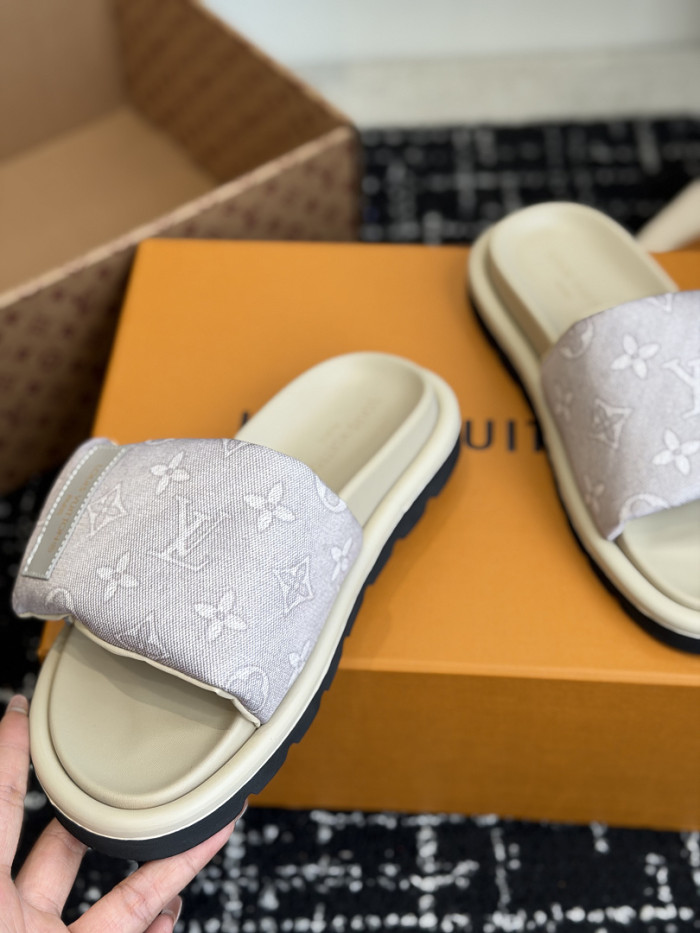 L0VT SANDAL