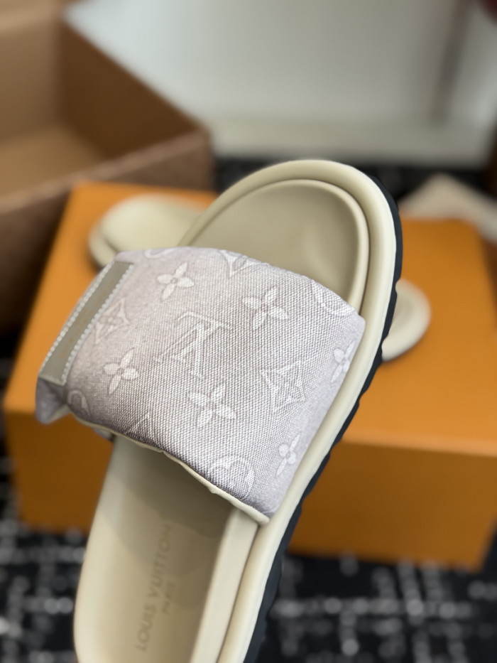 L0VT SANDAL