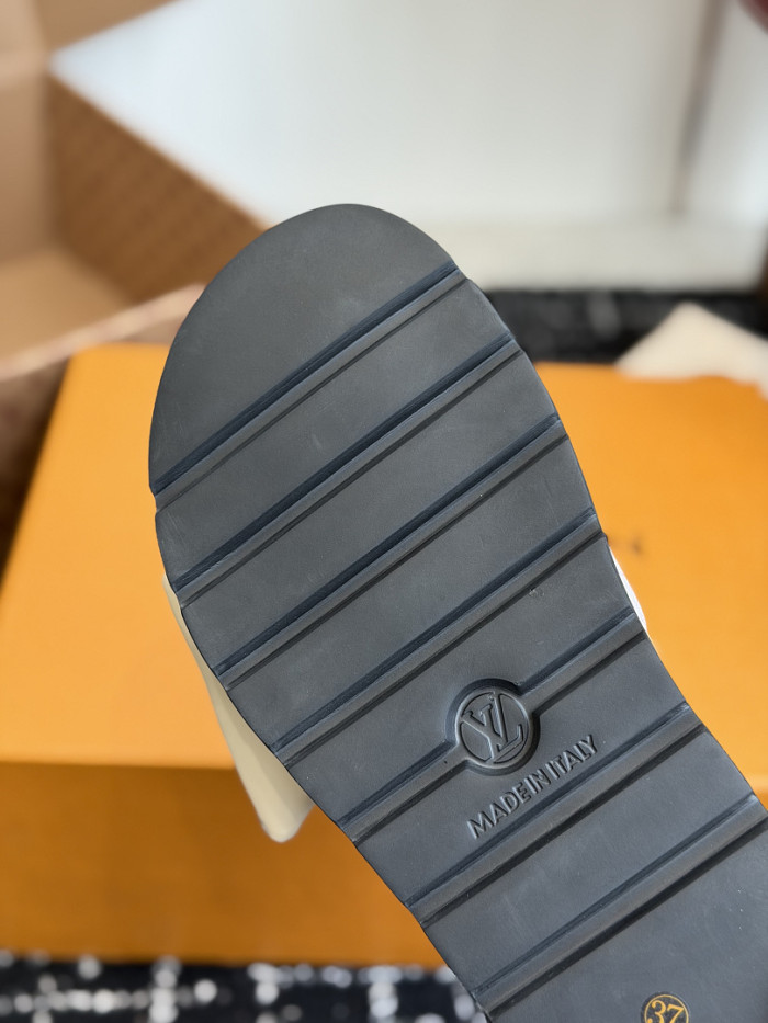 L0VT SANDAL