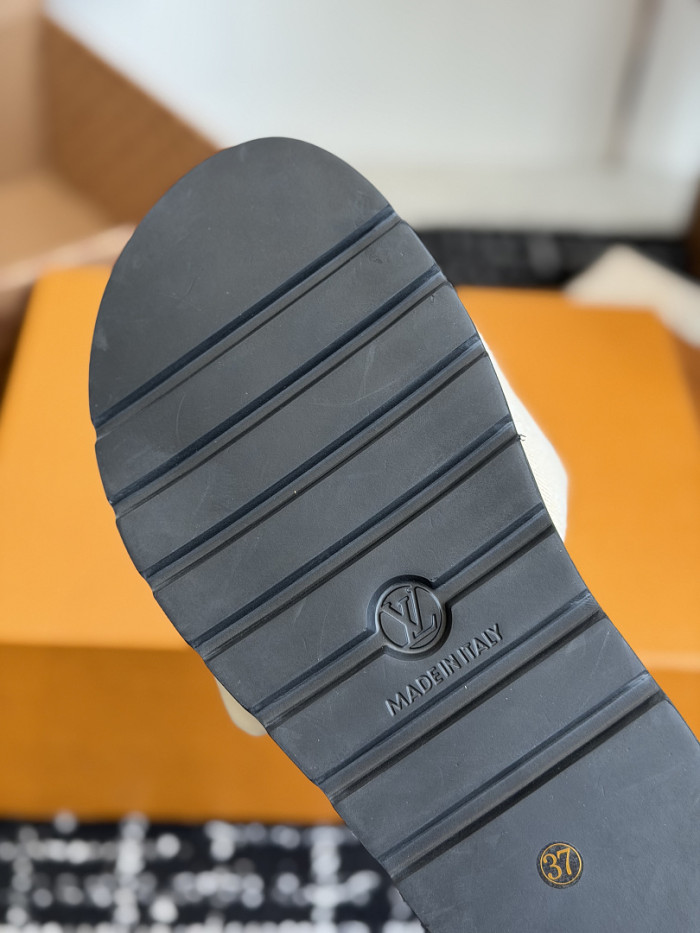 L0VT SANDAL