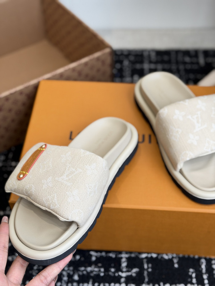 L0VT SANDAL
