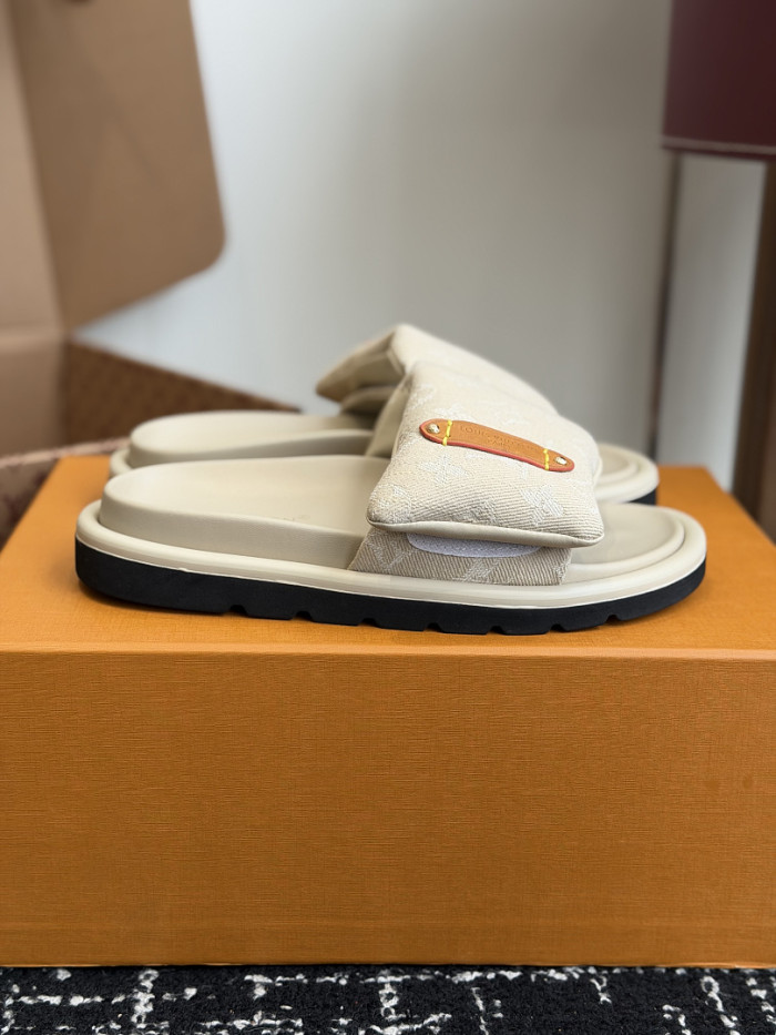 L0VT SANDAL