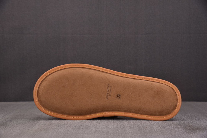 L0VT SANDAL