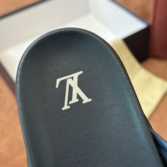 L0VT SANDAL