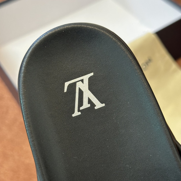 L0VT SANDAL
