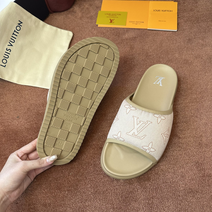 L0VT SANDAL
