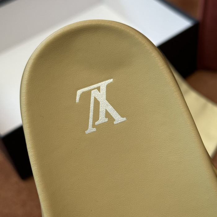 L0VT SANDAL