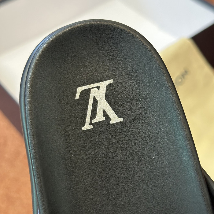 L0VT SANDAL