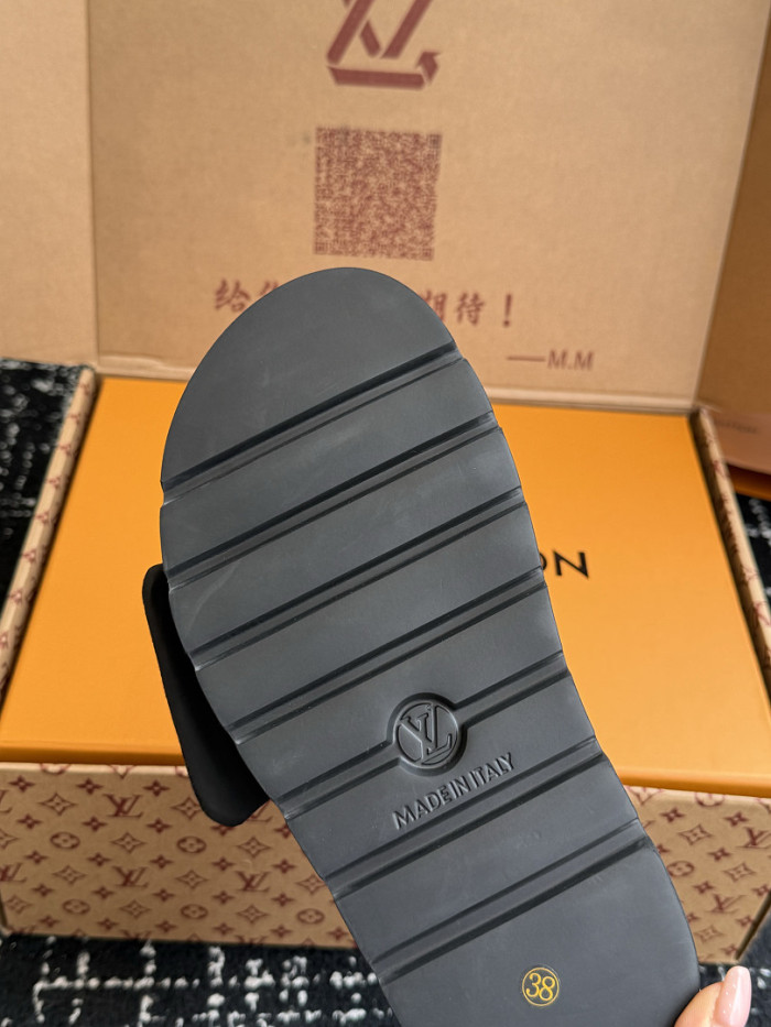 L0VT SANDAL