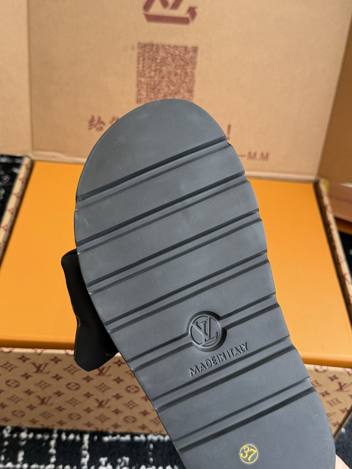 L0VT SANDAL