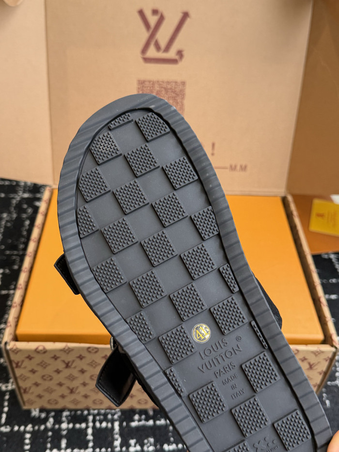 L0VT SANDAL