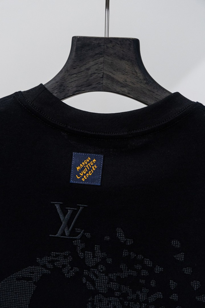 L0VT clothing