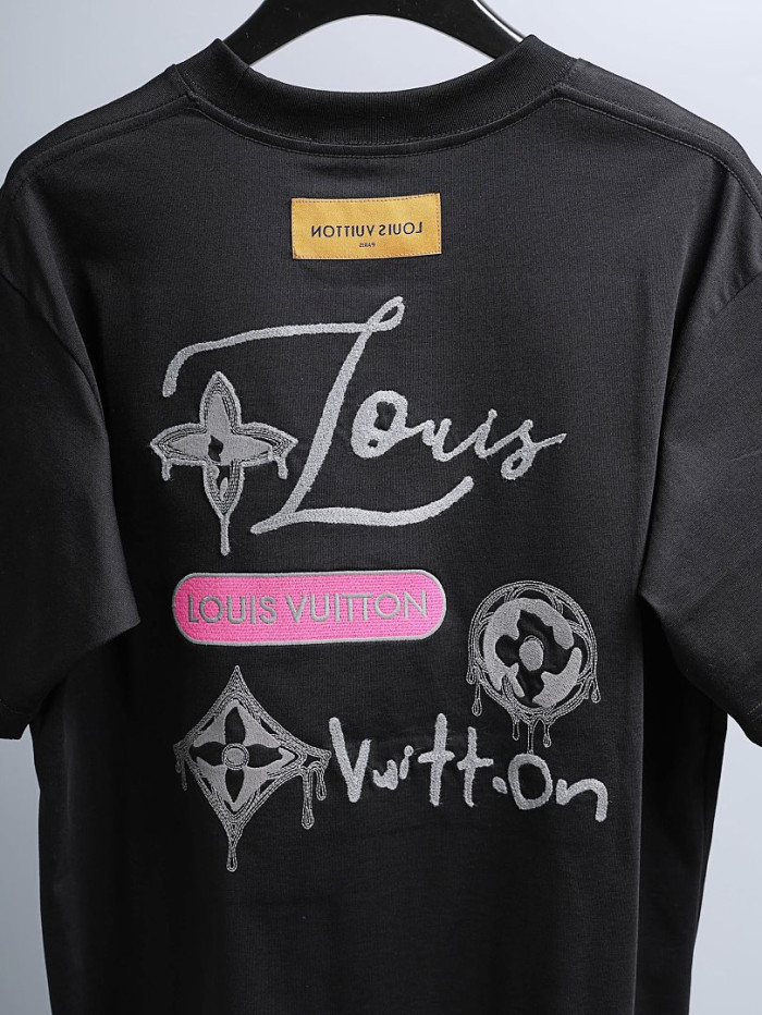 L0VT clothing