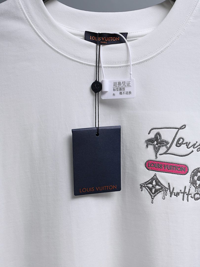 L0VT clothing