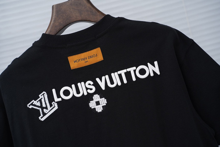 L0VT clothing