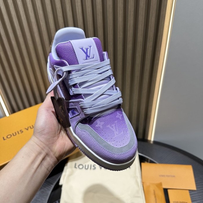 L0VT SNEAKER