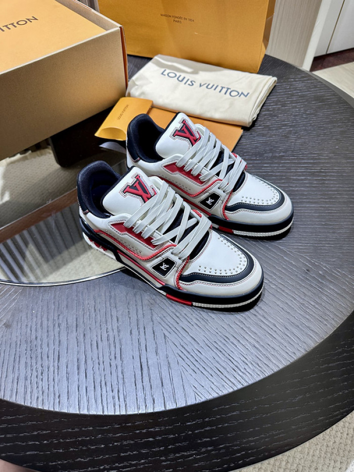 L0VT SNEAKER