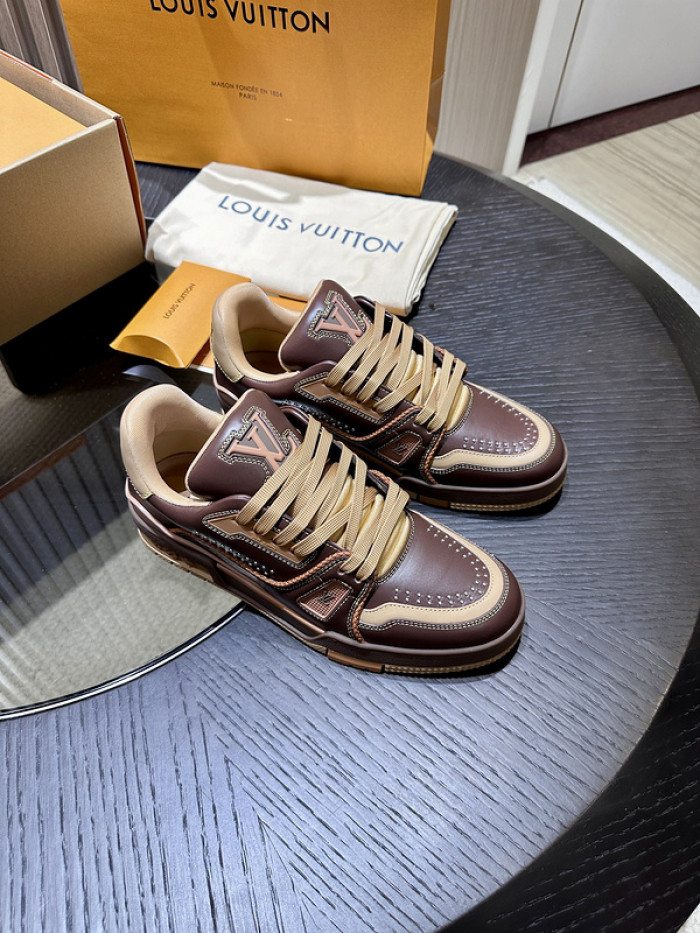 L0VT SNEAKER