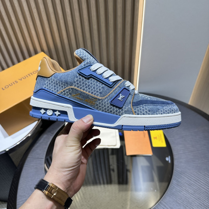 L0VT SNEAKER