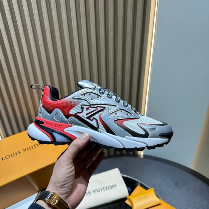 L0VT SNEAKER