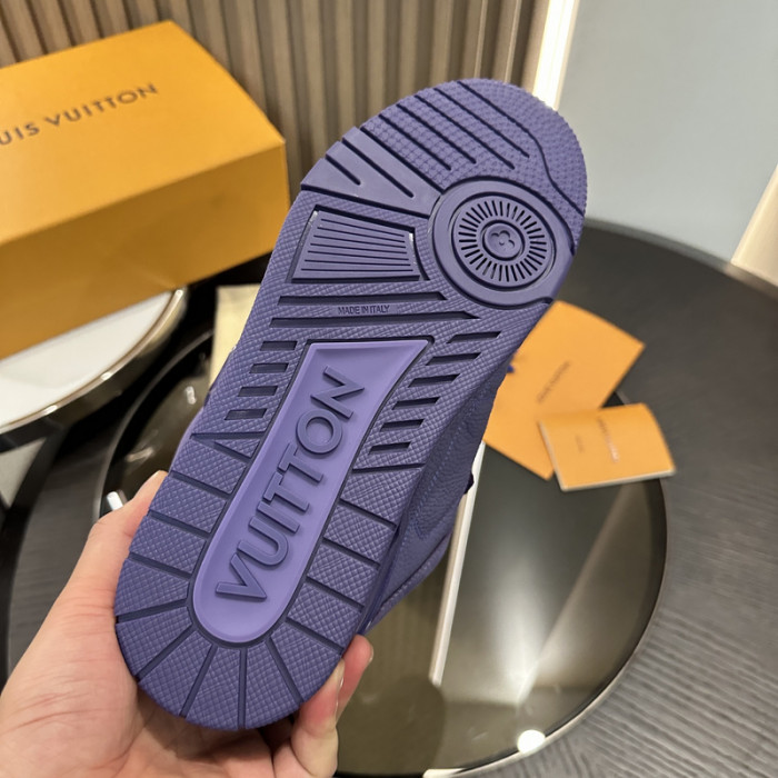 L0VT SNEAKER