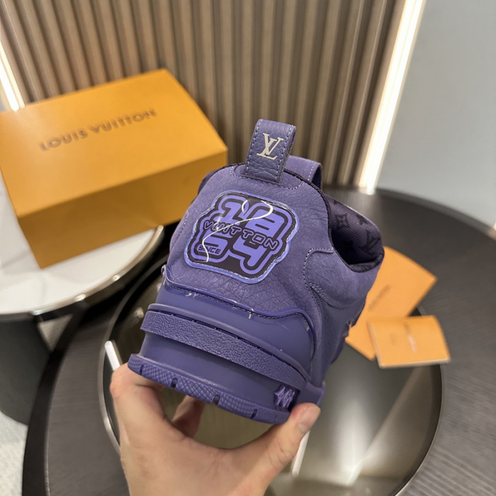 L0VT SNEAKER