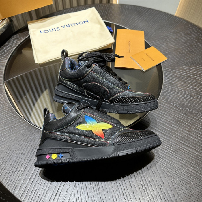 L0VT SNEAKER