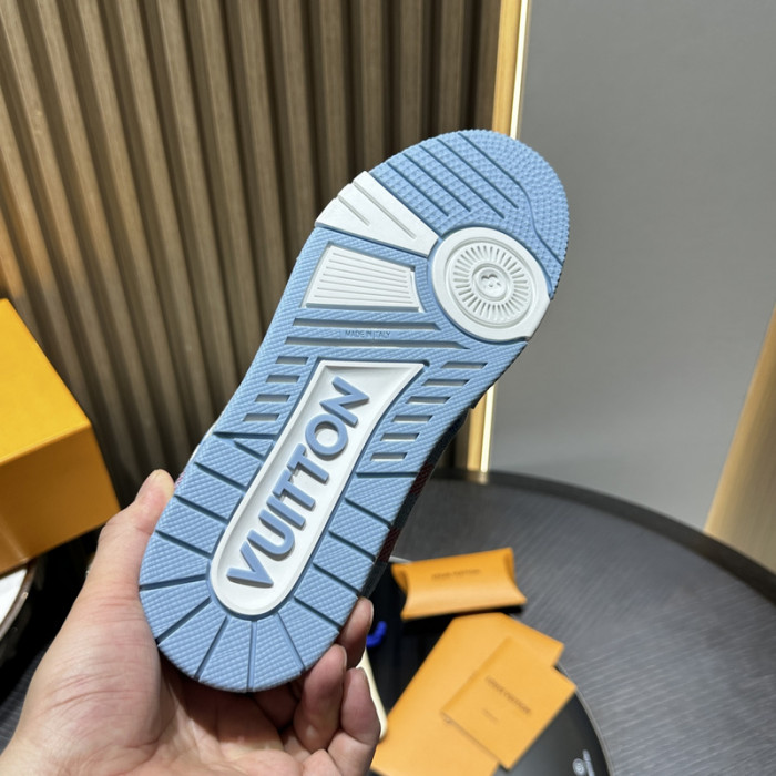 L0VT SNEAKER
