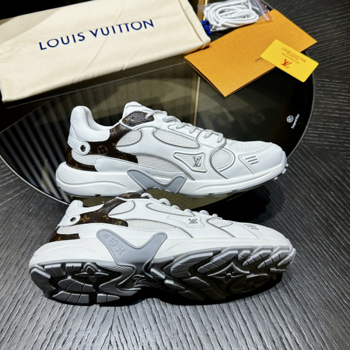L0VT SNEAKER