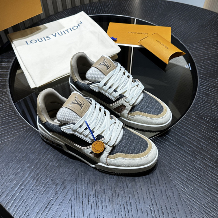 L0VT SNEAKER