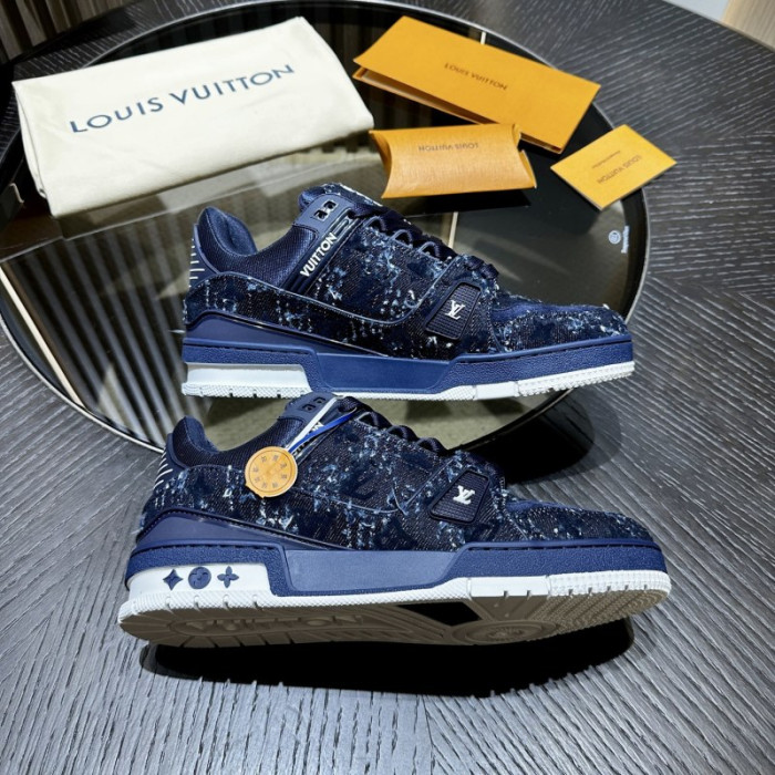 L0VT SNEAKER