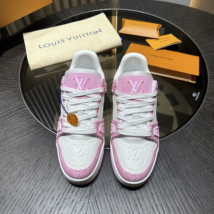 L0VT SNEAKER
