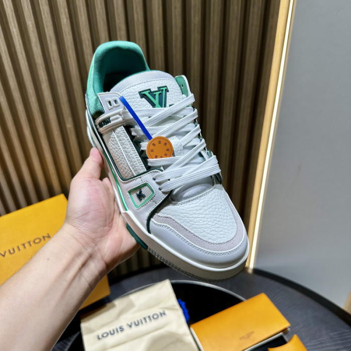 L0VT SNEAKER