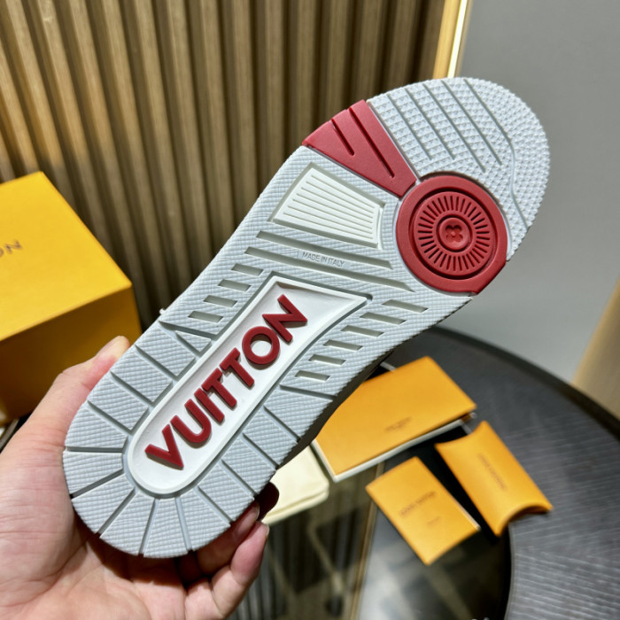 L0VT SNEAKER