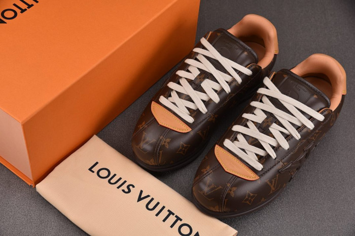 L0VT SNEAKER