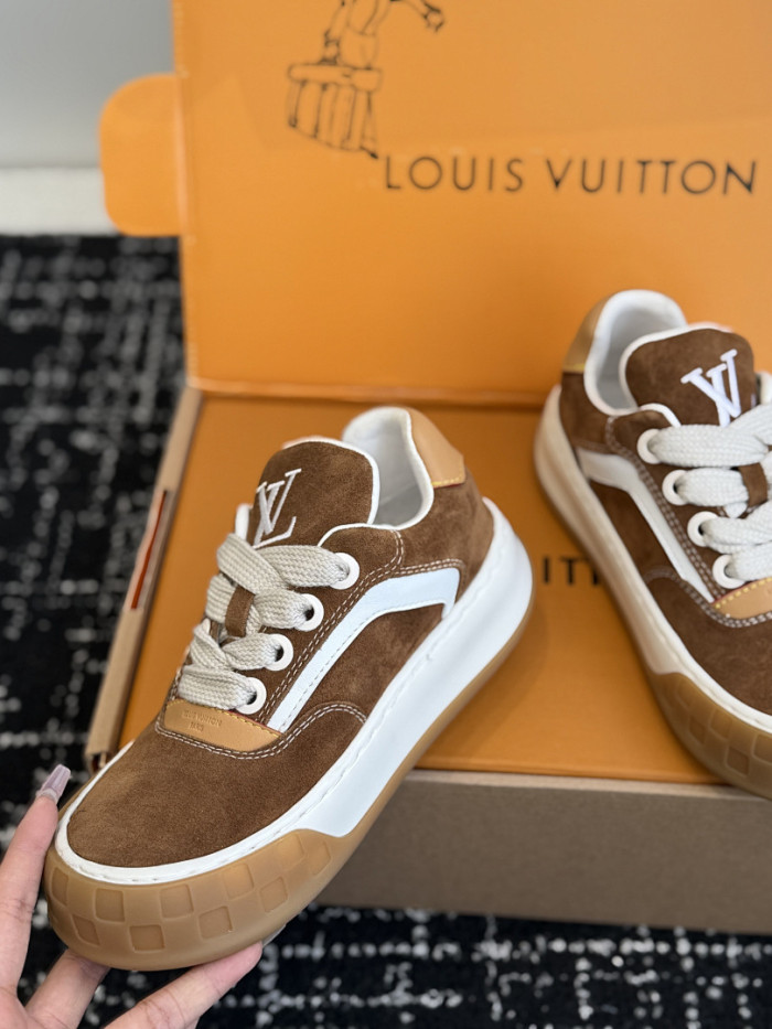 L0VT SNEAKER