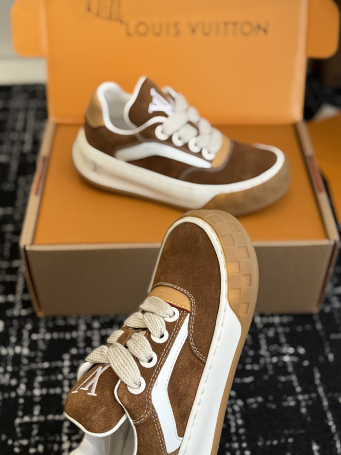 L0VT SNEAKER