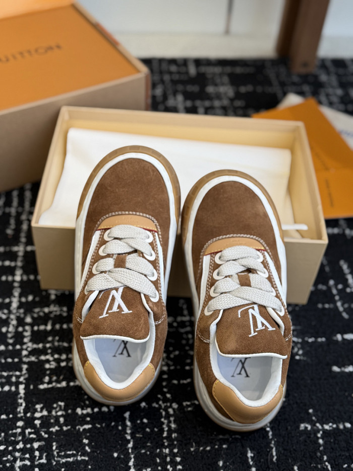 L0VT SNEAKER