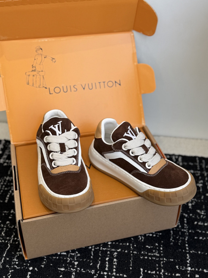 L0VT SNEAKER