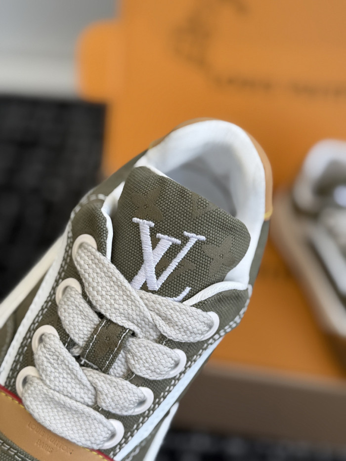 L0VT SNEAKER
