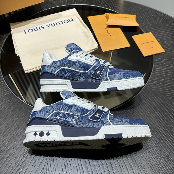 L0VT SNEAKER