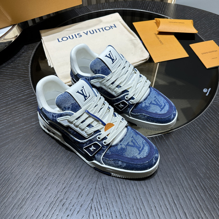 L0VT SNEAKER