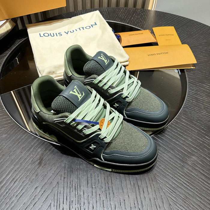 L0VT SNEAKER