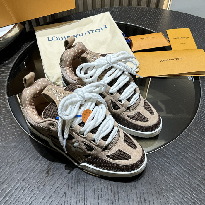 L0VT SNEAKER