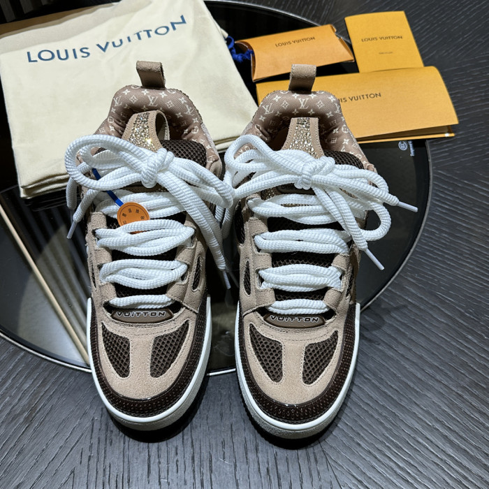 L0VT SNEAKER