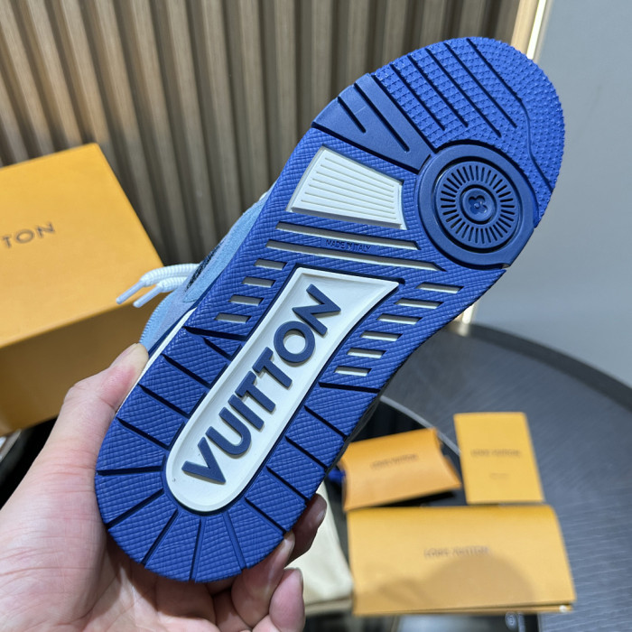 L0VT SNEAKER