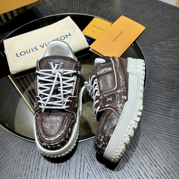 L0VT SNEAKER